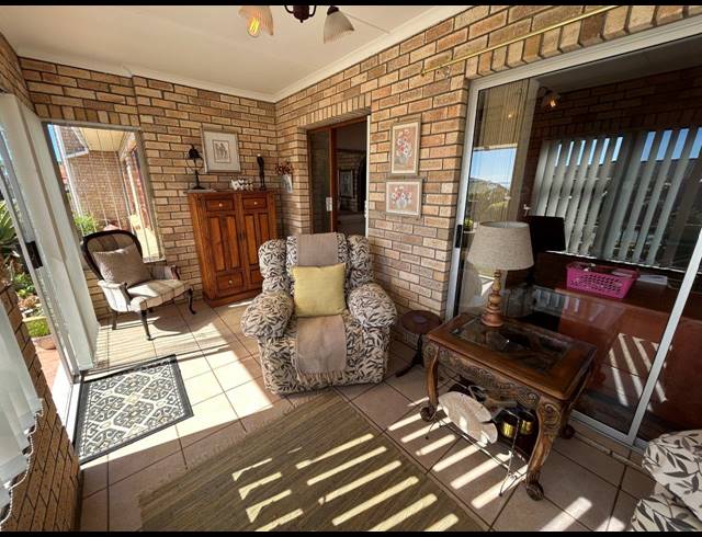 5 BEDROOM HOUSE FOR SALE IN WAVECREST